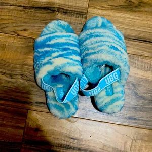 Ugg’s fluff slides
